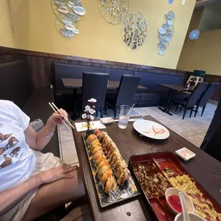 sushi and sashimi, interior