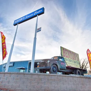 Benton's Service Center