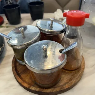Tableside condiments