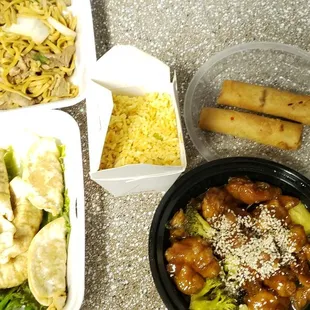 Fried pork dumplings Pork lo mein Fried rice Sesame chicken Egg rolls