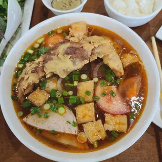 Bun Rieu