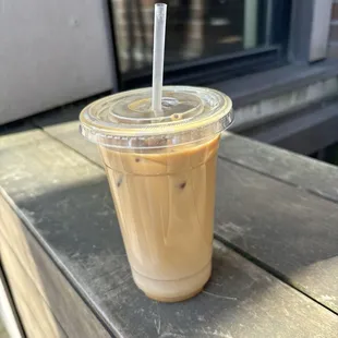 Iced latte with oat milk. Excellent!