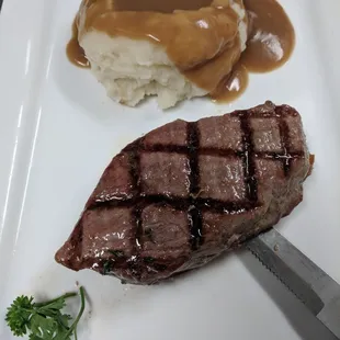 Sirloin w/homemade mashed redskin potatoes