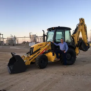 (Oil Producer) NAFTEX's lead operator has loved Ford/New Holland since the 80's. He trusts and chooses BECO for their equipment needs.