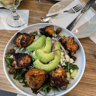 Arugula salad with chicken and avocado