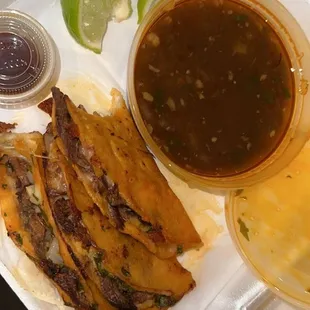 Birria tacos &amp; consomé