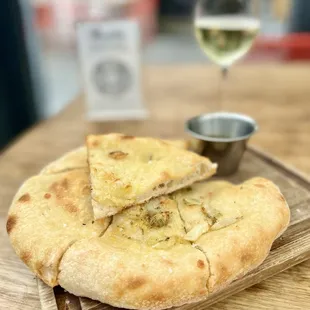 focaccia and prosecco