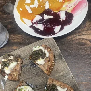 BURRATA TOAST