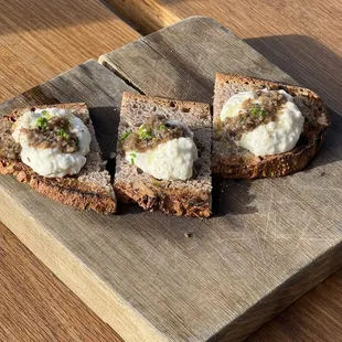 Walnut bread was a nice addition to the entrees to add a bit of sweetness