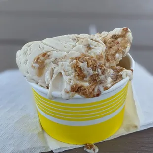 Peanut brittle ice cream