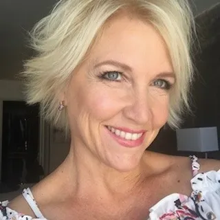 Sandra R.