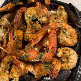 The Big Catch - snow crab, blue crab, shrimp and muscles