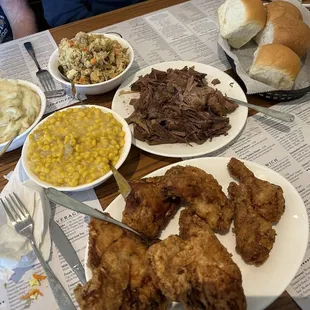 chicken wings and fried chicken, chicken wings, bbq chicken, bbq wings, fried chicken wings, chicken, fried chicken, poultry, food