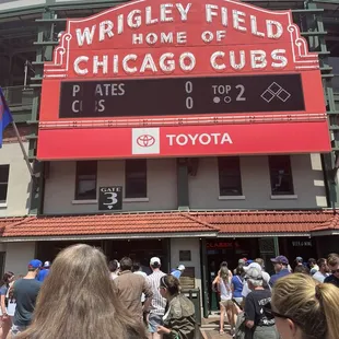 Cubs sign