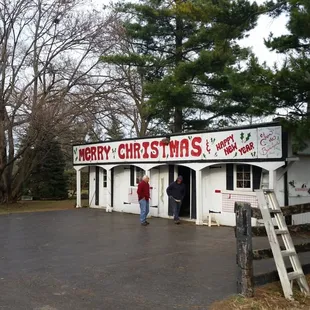 The main building complete with free popcorn and hot cocoa
