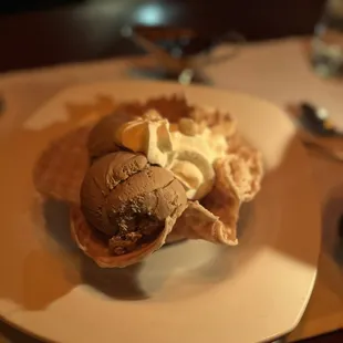Macadamia Nut Sundae
