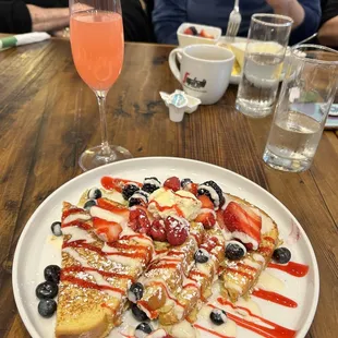 Grapefruit mimosa Berry Brunch