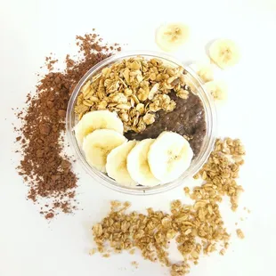 Cacao chia pudding - cacao, chia seeds, oat milk, agave.