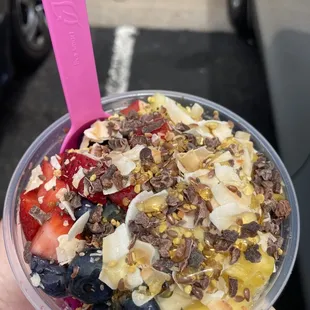 Medium with Pitaya, Blue Magik and Granola bases.