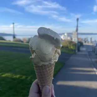 Love the ice cream and service here. Nicest owners! Very friendly with dogs too.