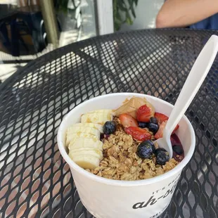 Classic Bowl w/ peanut butter