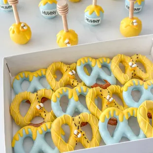 Winnie-the-Pooh Inspired Pretzels &amp; Cake Pops