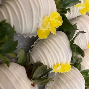 Lemon chocolate covered strawberries