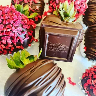 chocolate covered strawberries and strawberries