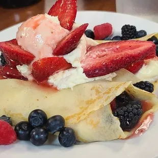 Berries crepes