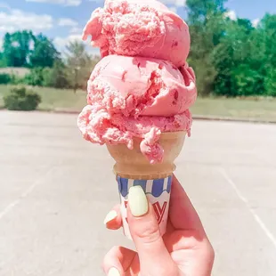 Strawberry hard scoop