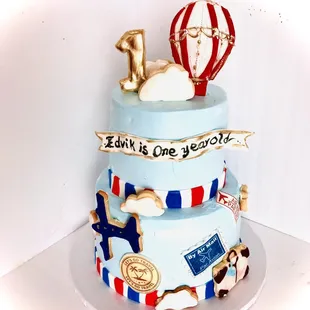 Hot air balloon theme cake and cupcakes , travel themed
