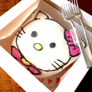 Hello Kitty bento box cake