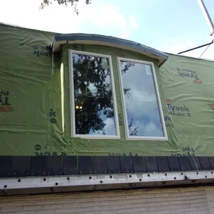 DaVinci Shake, type of composite shake roofing shingles that are designed to look like real hand-split cedar shingles.