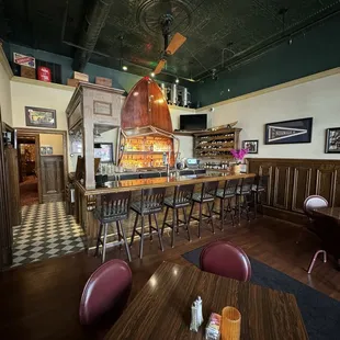 Love the Lake Erie vibe? Near Cedar Point, or other Lake &amp; Island attractions? This is worth the slight detour down US250 South.