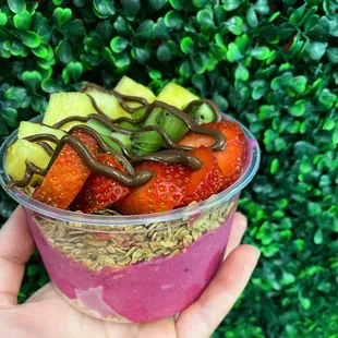 The Sunrise  Bowl is just as delicious as it is beautiful  Add honey or Nutella to top it off! #pitayabowl