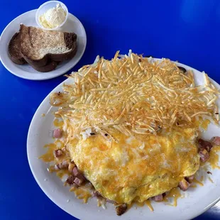 Old Faithful Omelette (ham and cheese)