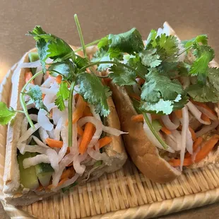 Be's Noodles & Banh Mi