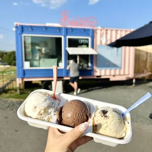 Tasting trio - highly recommend &quot;damn good chocolate&quot; and &quot;banana pudding&quot;