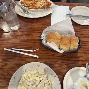 Rolls, cheese ravioli, Fettucini Alfredo with chicken