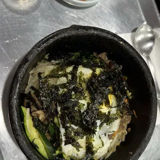 Hot Rice Bowl with Beef and Vegetable