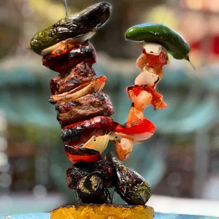 SURF TURF DUO PINCHOS