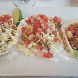 POLLO TINGA TACOS