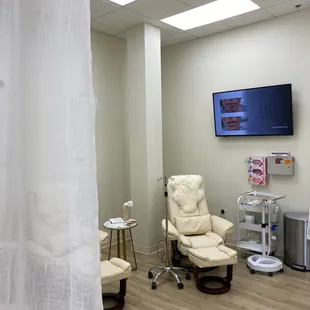 Relax in our state-of-the-art massage chairs while you replenish your energy with our revitalizing IV treatments