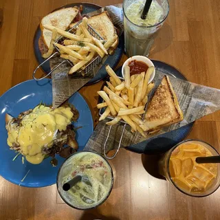 Grilled Cheese with Tomato Sauce