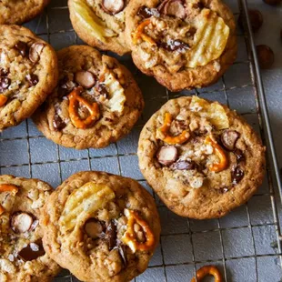 Snaps and Crisps Cookie