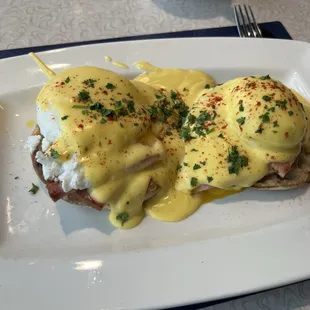 Traditional Eggs Benny