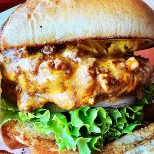 Chili cheeseburger
