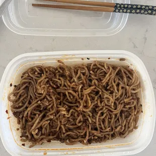 炸酱面 zhajiangmian