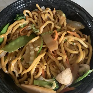 Veggie lo mein
