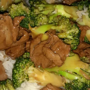 Vegetarian beef with broccoli